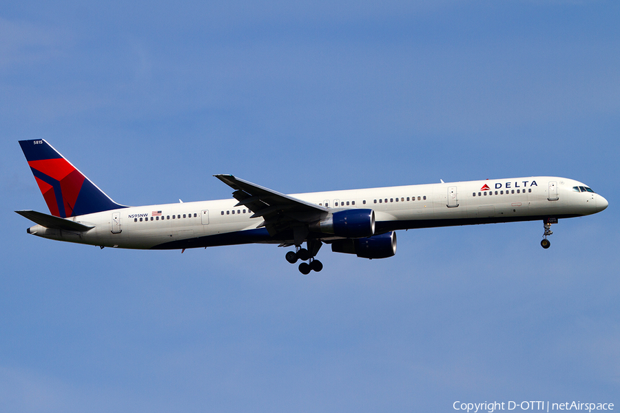 Delta Air Lines Boeing 757-351 (N595NW) | Photo 363546