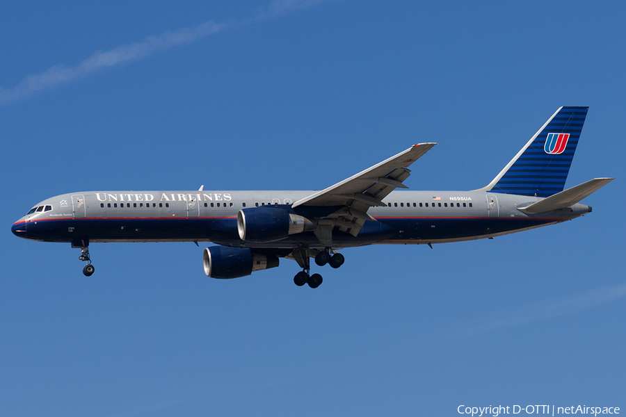 United Airlines Boeing 757-222 (N595UA) | Photo 184147