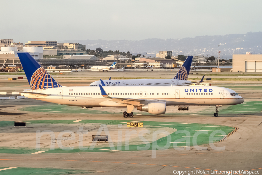 United Airlines Boeing 757-222 (N595UA) | Photo 427876