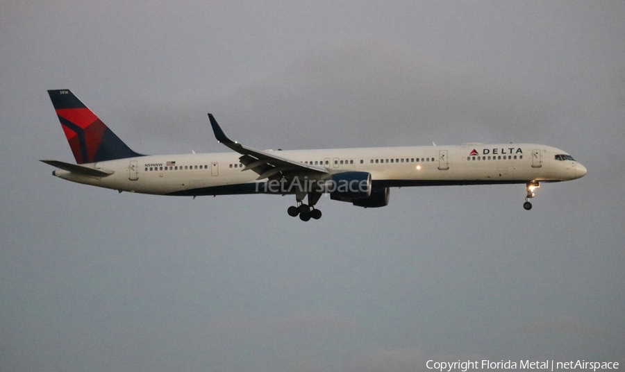 Delta Air Lines Boeing 757-351 (N596NW) | Photo 304781