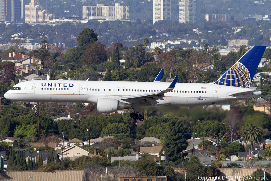 United Airlines Boeing 757-222 (N596UA) | Photo 469913
