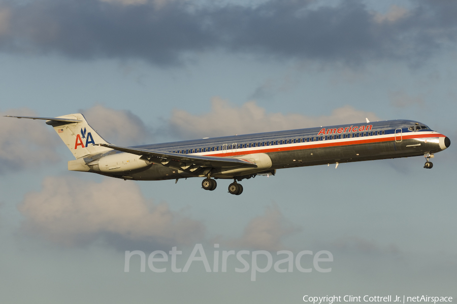 American Airlines McDonnell Douglas MD-83 (N597AA) | Photo 40864