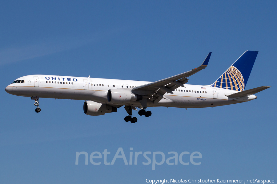 United Airlines Boeing 757-222 (N597UA) | Photo 158874