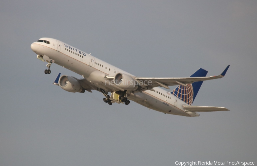 United Airlines Boeing 757-222 (N597UA) | Photo 594012