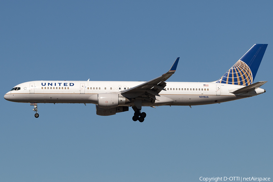 United Airlines Boeing 757-222 (N598UA) | Photo 144975