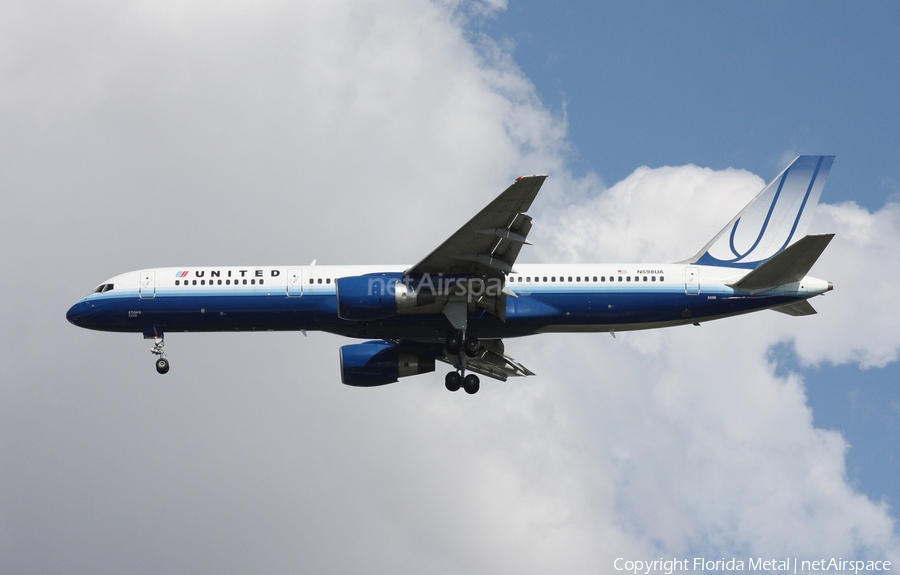 United Airlines Boeing 757-222 (N598UA) | Photo 301004