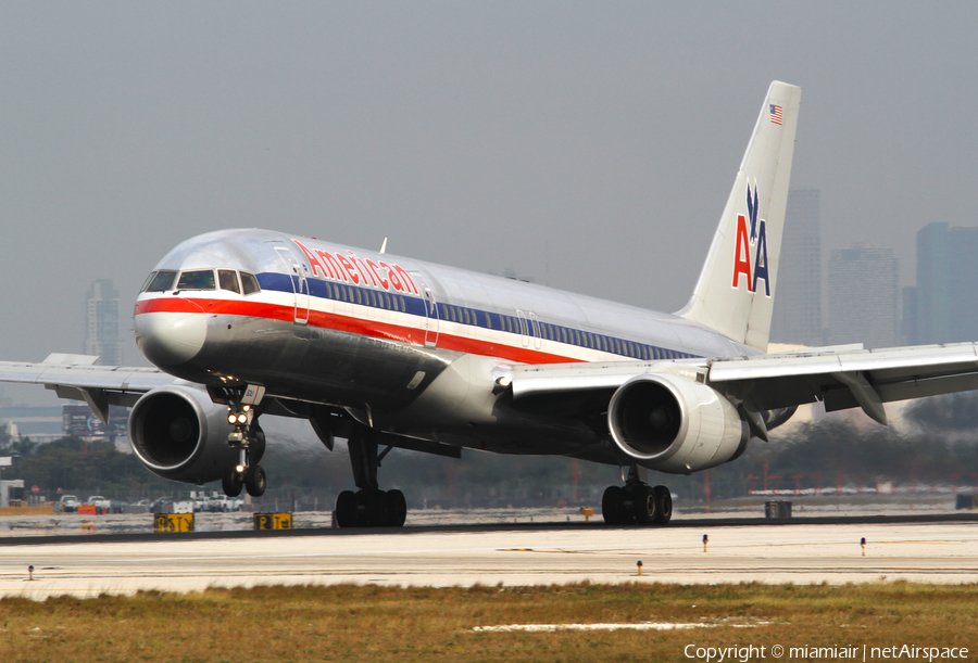 American Airlines Boeing 757-223 (N601AN) | Photo 1818
