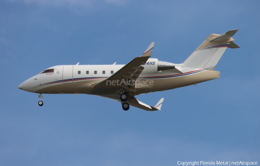 (Private) Bombardier CL-600-2B16 Challenger 604 (N604HS) | Photo 613932