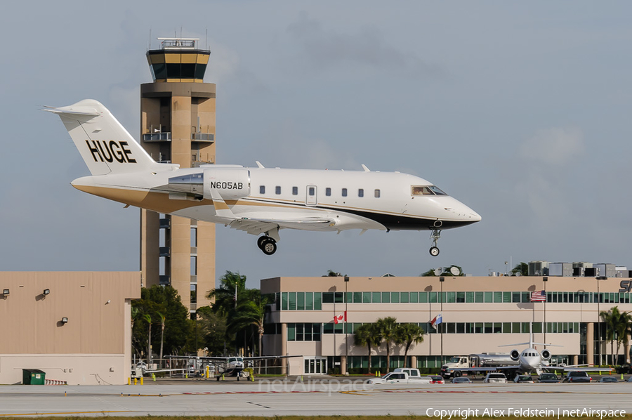 (Private) Bombardier CL-600-2B16 Challenger 605 (N605AB) | Photo 75952