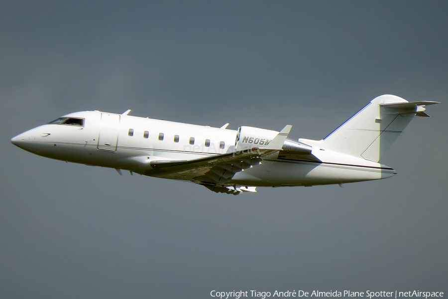 Meridian Air Charter Bombardier CL-600-2B16 Challenger 605 (N605MM) | Photo 392019