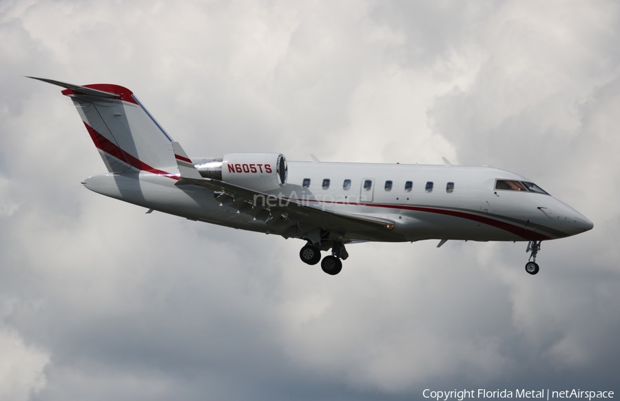 (Private) Bombardier CL-600-2B16 Challenger 605 (N605TS) | Photo 304978