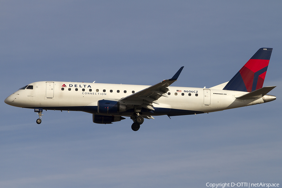 Delta Connection (Compass Airlines) Embraer ERJ-175LR (ERJ-170-200LR) (N606CZ) | Photo 468972