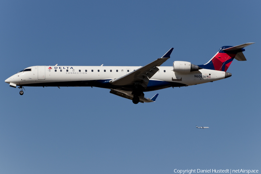 Delta Connection (SkyWest Airlines) Bombardier CRJ-701ER (N606SK) | Photo 446102