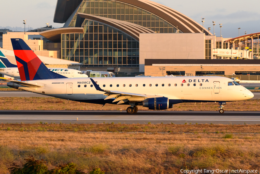 Delta Connection (Compass Airlines) Embraer ERJ-175LR (ERJ-170-200LR) (N608CZ) | Photo 489655