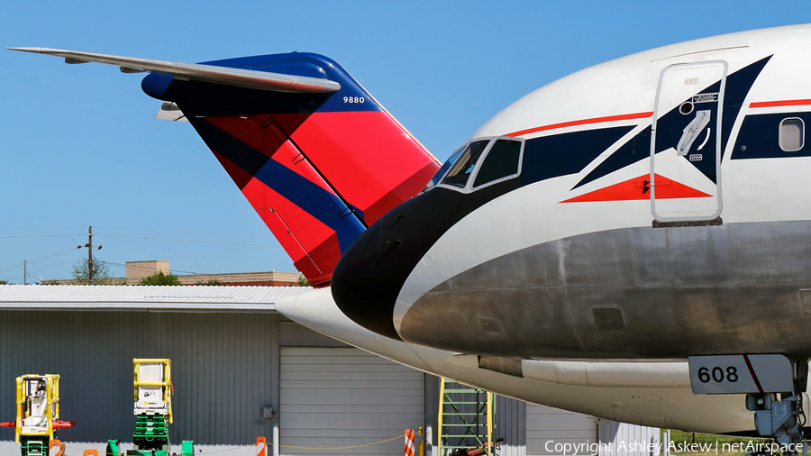 Delta Air Lines Boeing 757-232 (N608DA) | Photo 104216