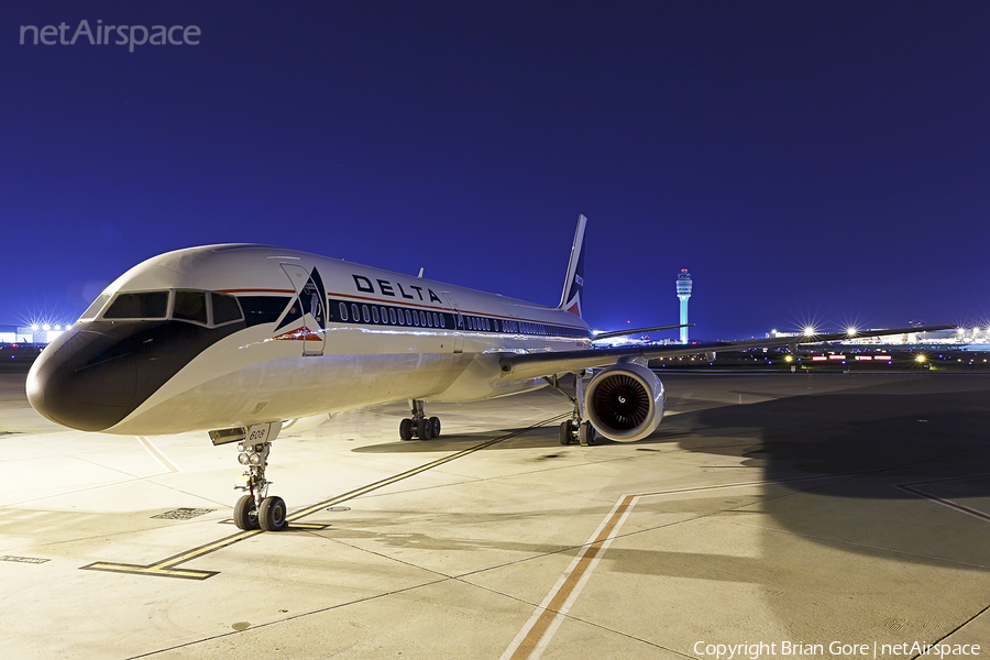 Delta Air Lines Boeing 757-232 (N608DA) | Photo 46205