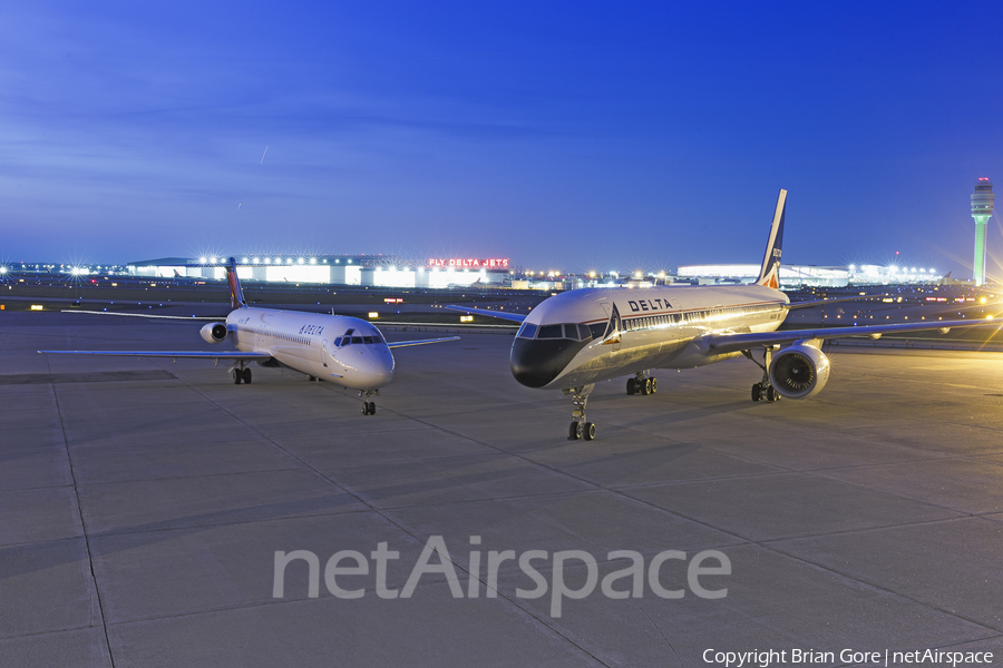 Delta Air Lines Boeing 757-232 (N608DA) | Photo 46206