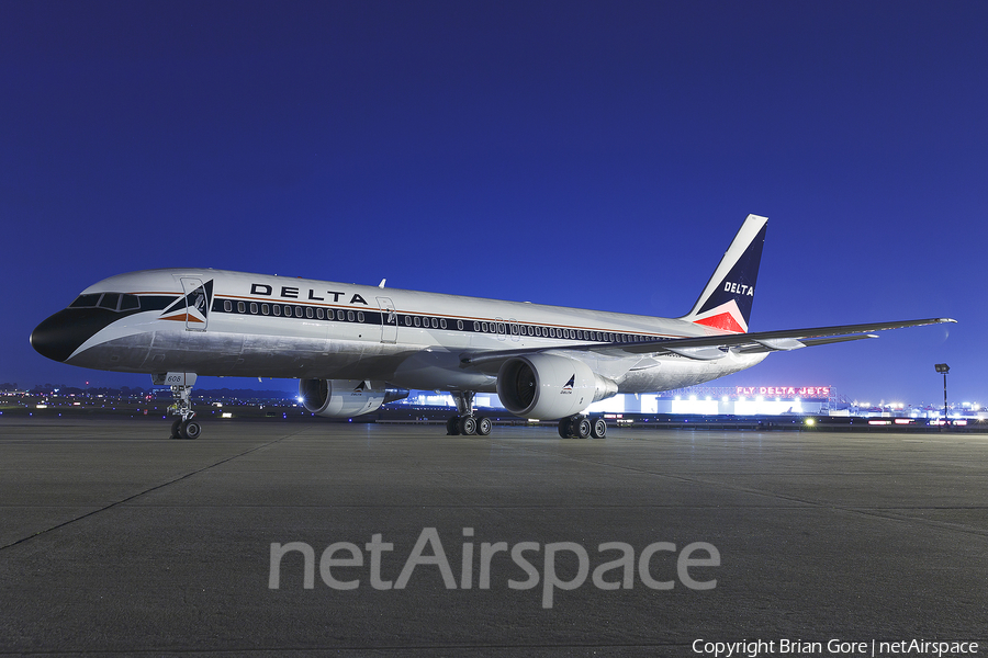 Delta Air Lines Boeing 757-232 (N608DA) | Photo 46331