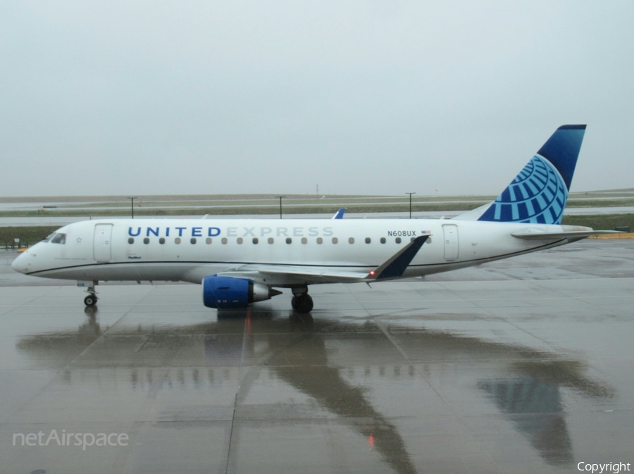 United Express (SkyWest Airlines) Embraer ERJ-175LL (ERJ-170-200LL) (N608UX) | Photo 624628
