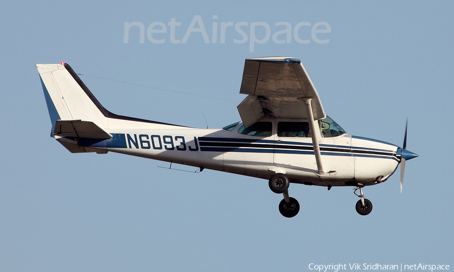 (Private) Cessna 172N Skyhawk (N6093J) | Photo 102439