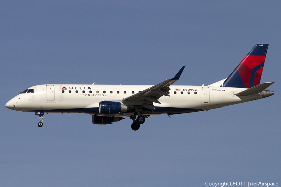 Delta Connection (Compass Airlines) Embraer ERJ-175LR (ERJ-170-200LR) (N609CZ) | Photo 467605