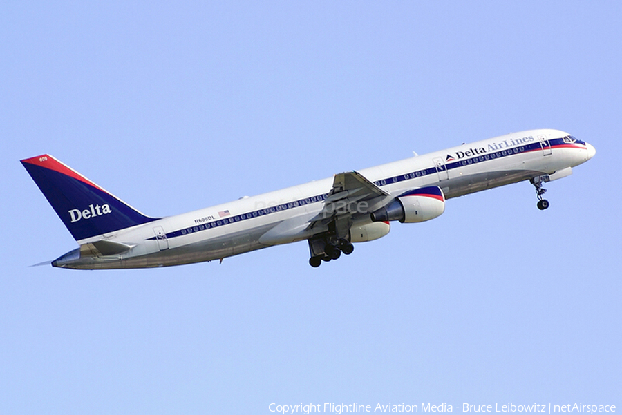 Delta Air Lines Boeing 757-232 (N609DL) | Photo 172087