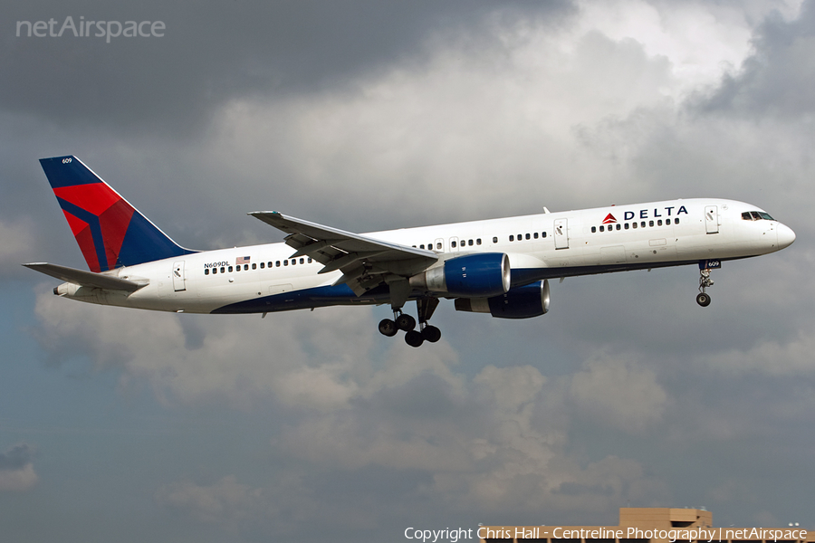 Delta Air Lines Boeing 757-232 (N609DL) | Photo 40928