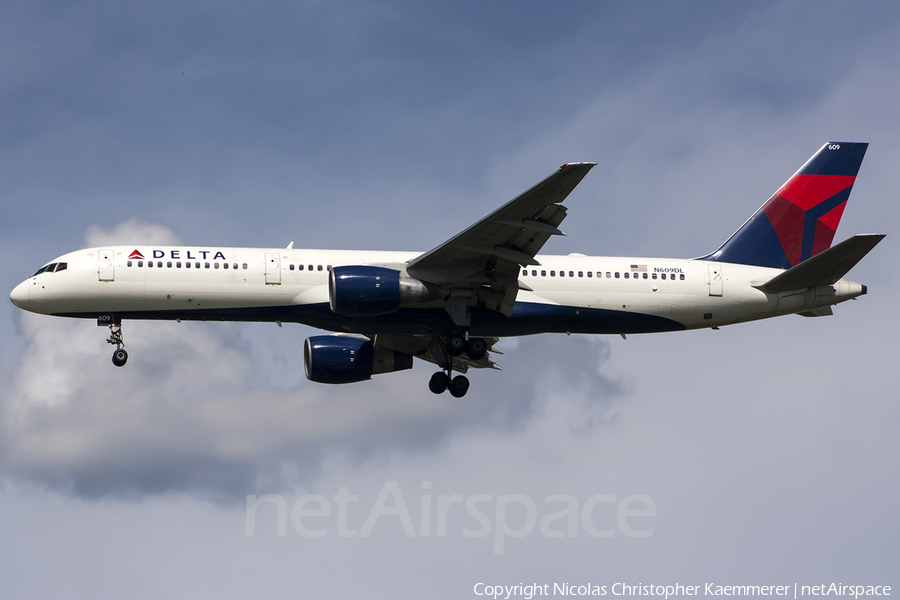 Delta Air Lines Boeing 757-232 (N609DL) | Photo 127132