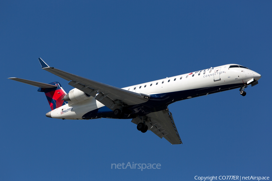 Delta Connection (SkyWest Airlines) Bombardier CRJ-701ER (N609SK) | Photo 123437