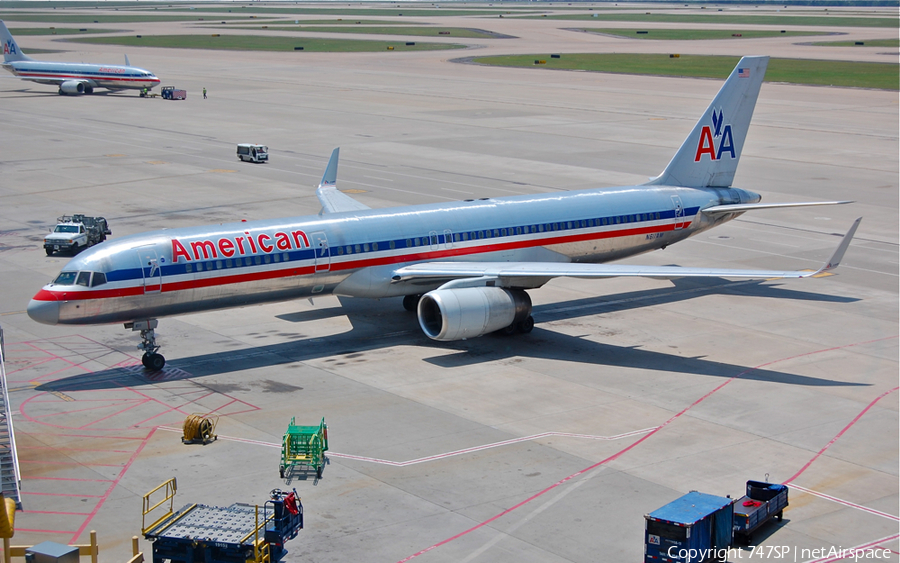 American Airlines Boeing 757-223 (N611AM) | Photo 32751