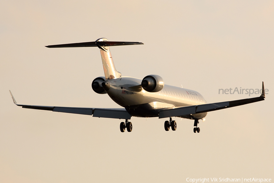 Delta Connection (SkyWest Airlines) Bombardier CRJ-701 (N611SK) | Photo 8500