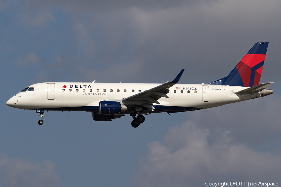 Delta Connection (Compass Airlines) Embraer ERJ-175LR (ERJ-170-200LR) (N612CZ) | Photo 143968