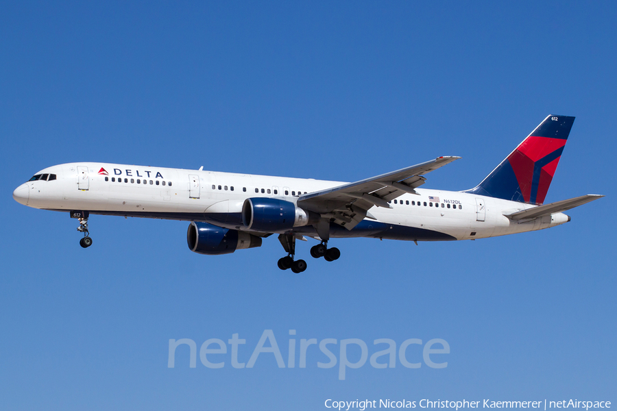 Delta Air Lines Boeing 757-232 (N612DL) | Photo 127325