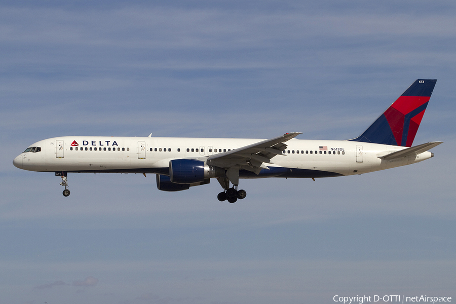 Delta Air Lines Boeing 757-232 (N613DL) | Photo 341749