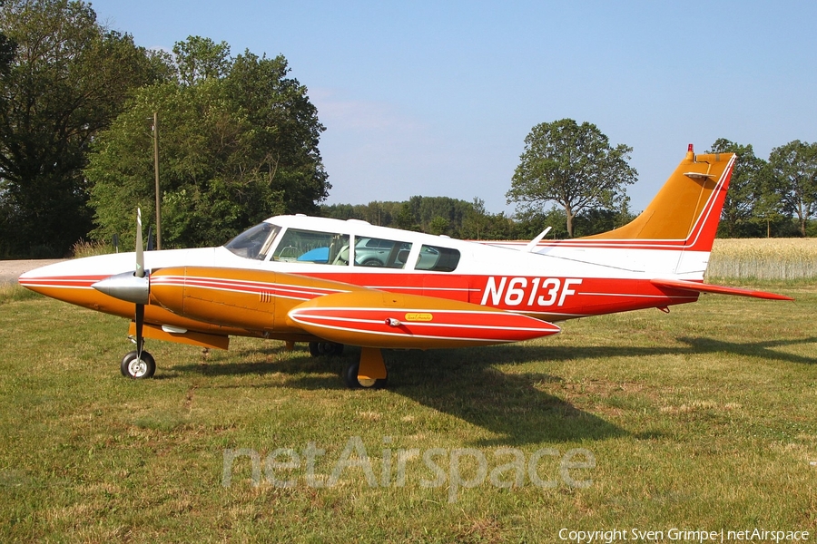 (Private) Piper PA-39 Twin Comanche C/R (N613F) | Photo 335618