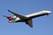 Delta Connection (SkyWest Airlines) Bombardier CRJ-701ER (N613QX) at  Los Angeles - International, United States