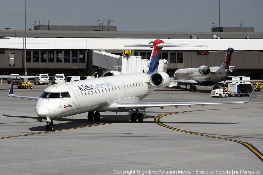 Delta Connection (SkyWest Airlines) Bombardier CRJ-701 (N613SK) | Photo 150686