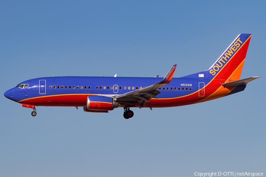 Southwest Airlines Boeing 737-3H4 (N613SW) | Photo 139125