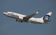 Alaska Airlines Boeing 737-790 (N614AS) at  Los Angeles - International, United States