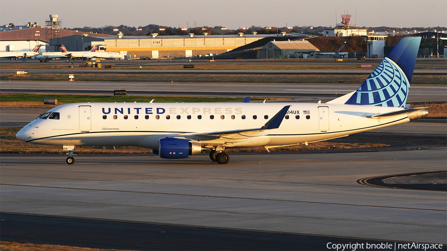 United Express (ExpressJet Airlines) Embraer ERJ-175LL (ERJ-170-200LL) (N614UX) | Photo 377659