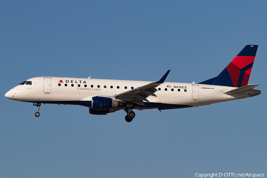Delta Connection (Compass Airlines) Embraer ERJ-175LR (ERJ-170-200LR) (N615CZ) | Photo 137015