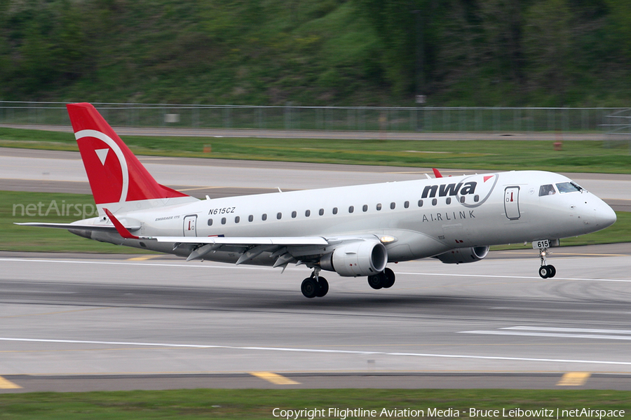 Northwest Airlink (Compass Airlines) Embraer ERJ-175LR (ERJ-170-200LR) (N615CZ) | Photo 87481