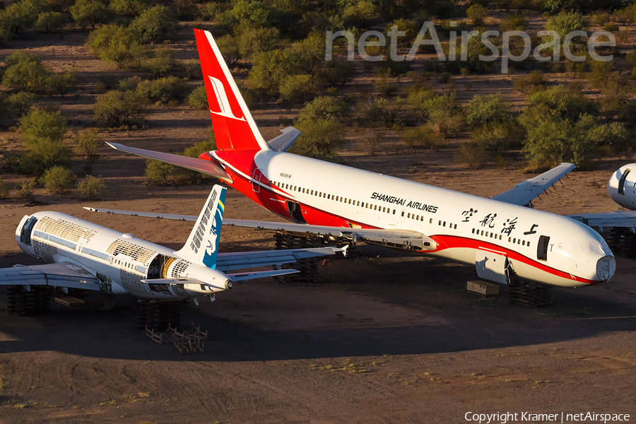 Shanghai Airlines Boeing 767-36D (N616KW) | Photo 676023