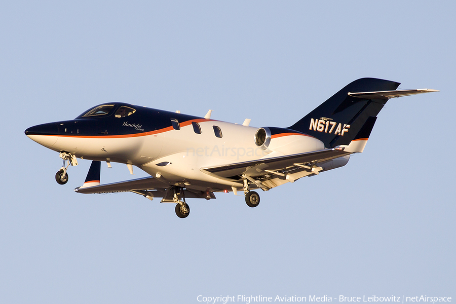 (Private) Honda HA-420 HondaJet APMG (N617AF) | Photo 498550