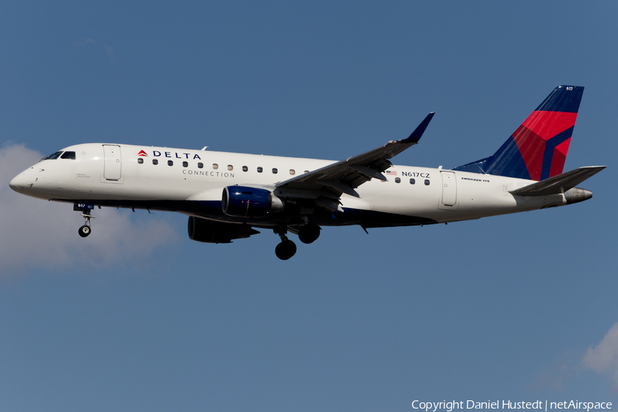 Delta Connection (Compass Airlines) Embraer ERJ-175LR (ERJ-170-200LR) (N617CZ) | Photo 446820