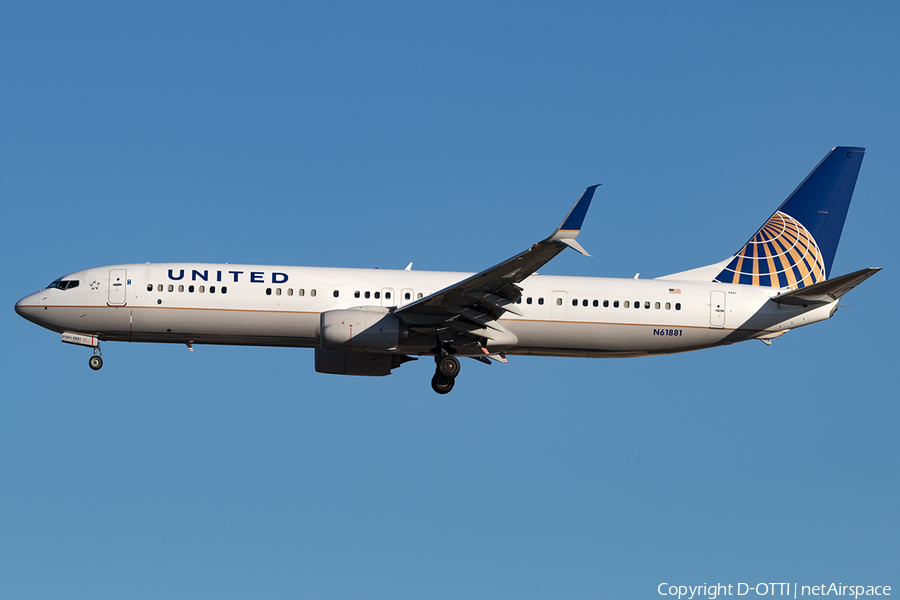 United Airlines Boeing 737-924(ER) (N61881) | Photo 144716