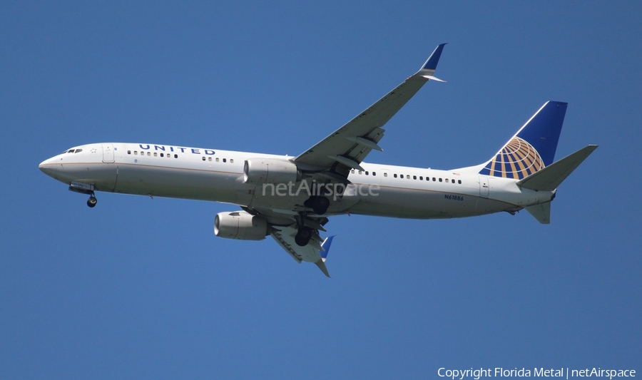 United Airlines Boeing 737-924(ER) (N61886) | Photo 405424