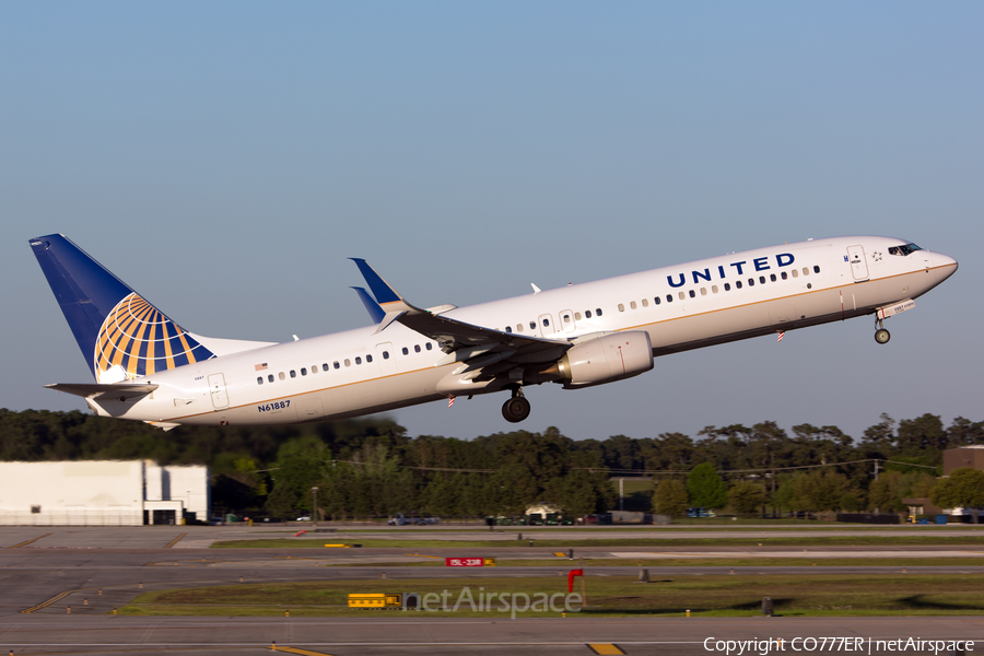United Airlines Boeing 737-924(ER) (N61887) | Photo 153239