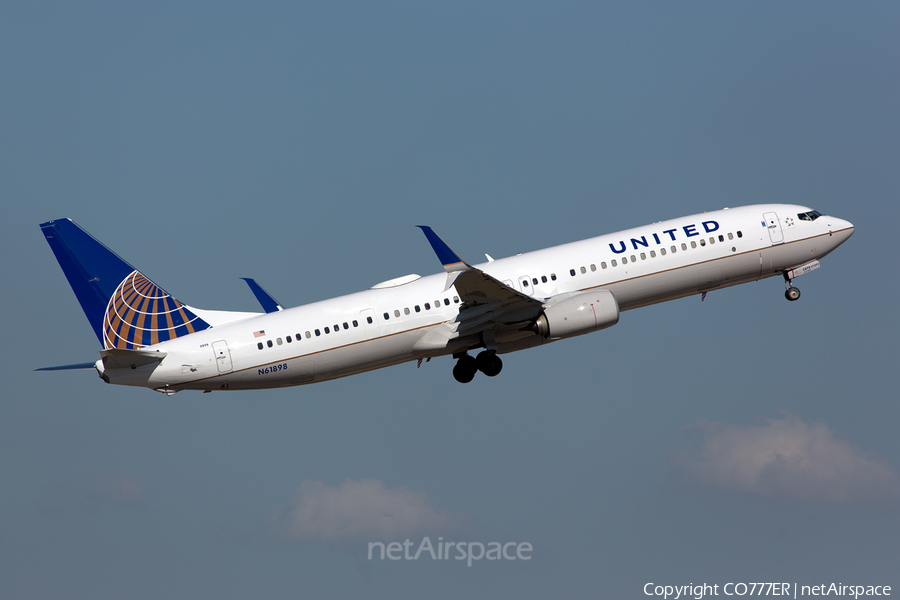 United Airlines Boeing 737-924(ER) (N61898) | Photo 194383