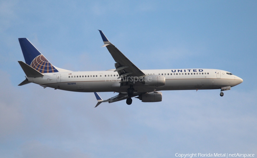 United Airlines Boeing 737-924(ER) (N61898) | Photo 405426